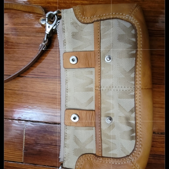 Michael Kors Mini Handbag/Clutch Wallet - Picture 5 of 11